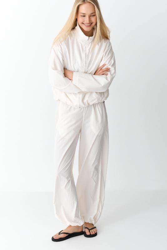 Ветровка из облегченной ткани