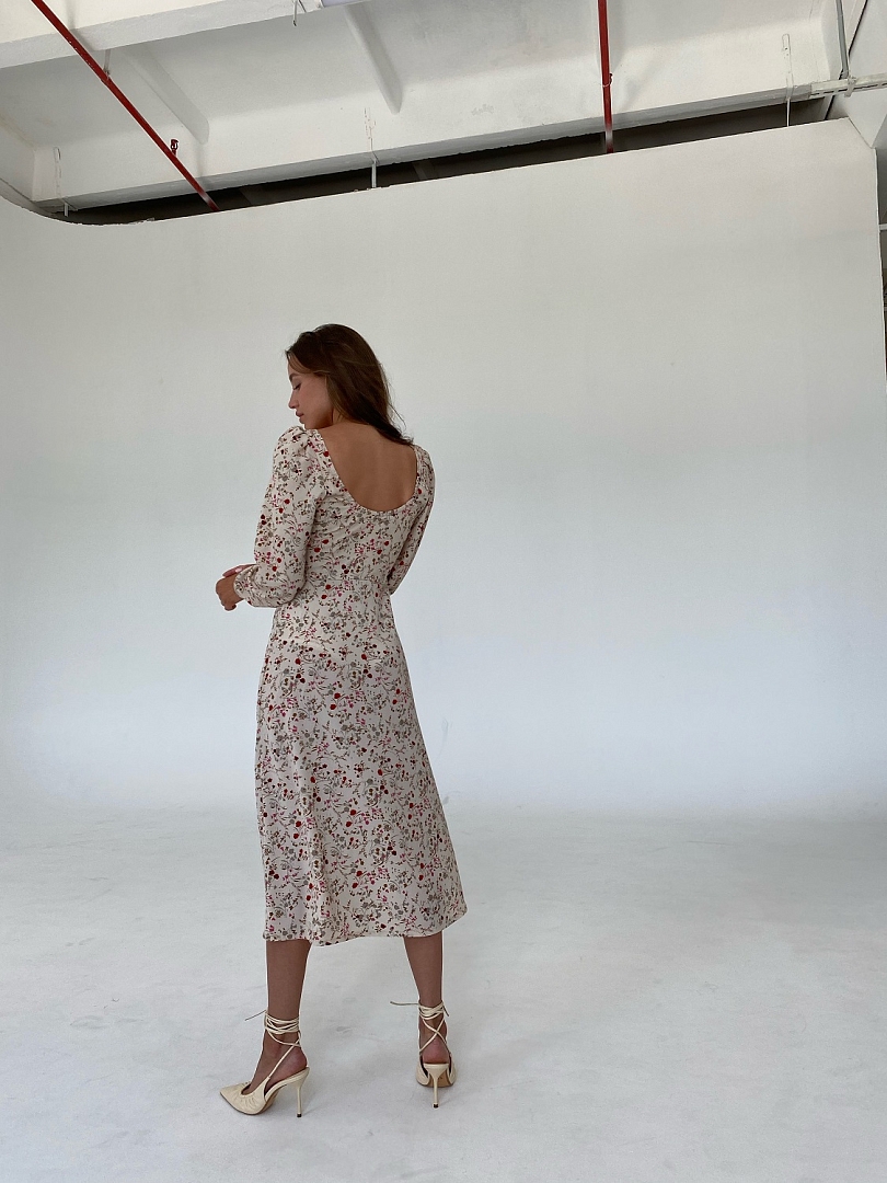 Платье с разрезом с фактурным лифом 