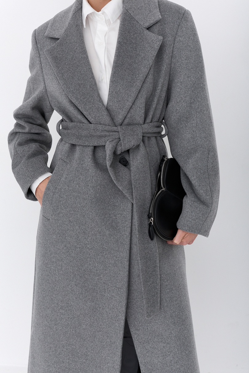Пальто прямого кроя с поясом