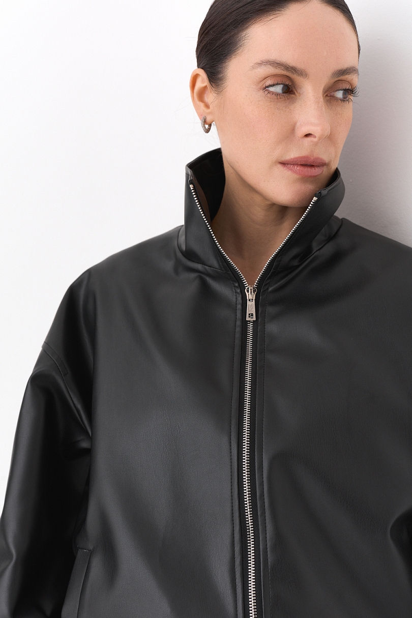 Куртка из экокожи на молнии