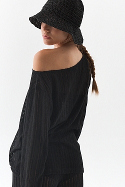 Костюм из вязаного льна с эффектом петель