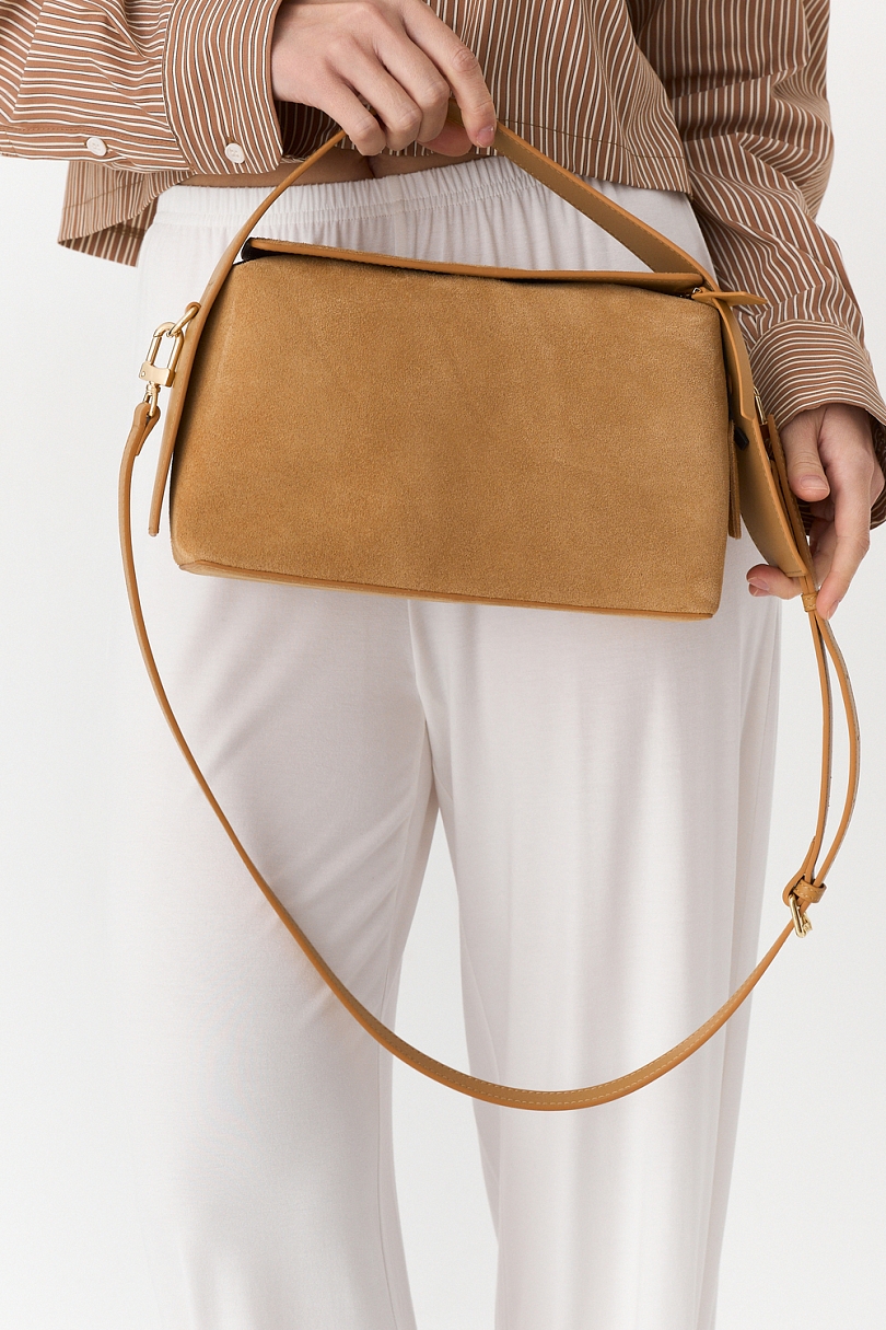 Сумка из замши с клапаном