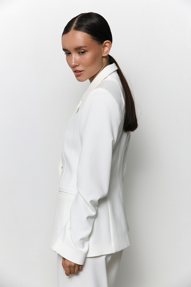 Жакет приталенный в классическом стиле