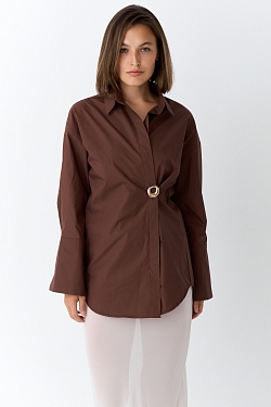 Рубашка приталенная с ассиметрией (с брошью)