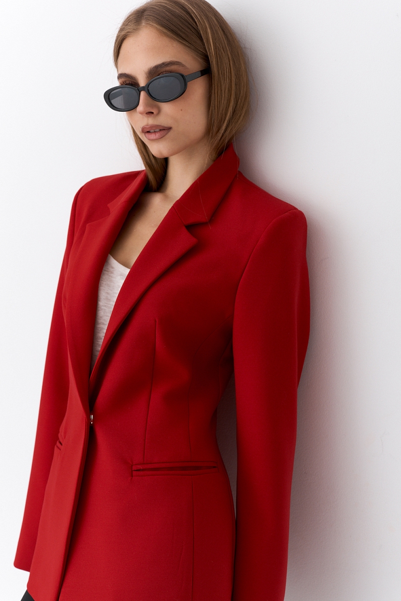 Жакет приталенный в классическом стиле