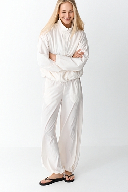 Ветровка из облегченной ткани