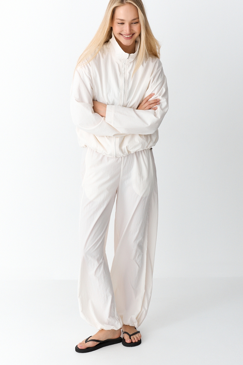 Ветровка из облегченной ткани