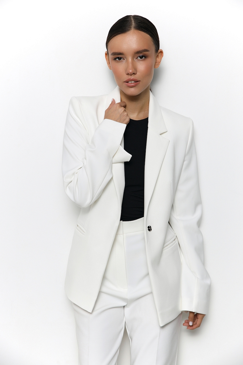 Жакет приталенный в классическом стиле