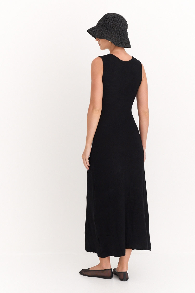 Платье ажурной вязки 