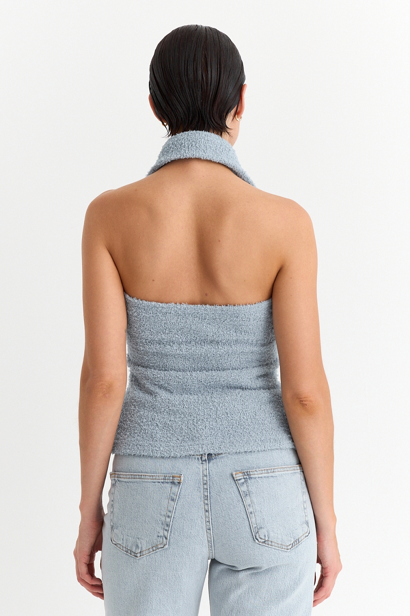 Топ из пушистого трикотажа с открытой спинкой