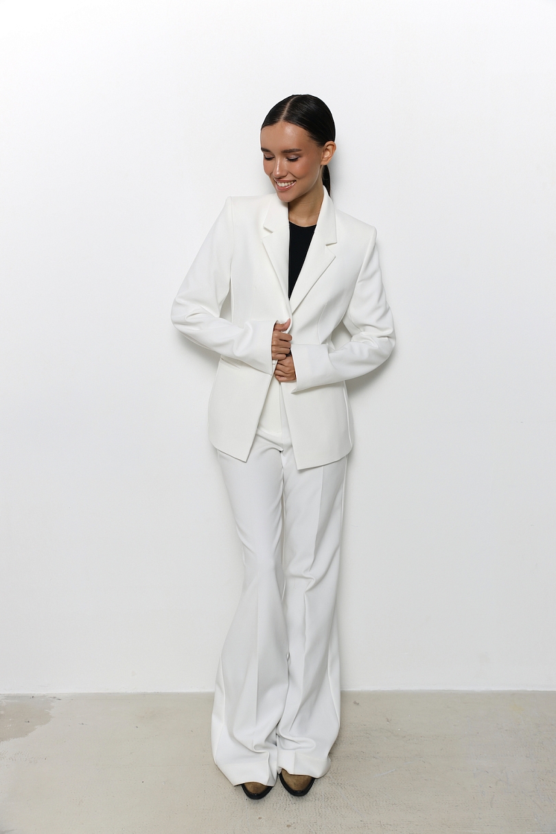 Жакет приталенный в классическом стиле