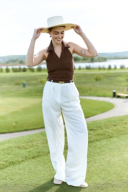 Топ из пушистого трикотажа с открытой спинкой