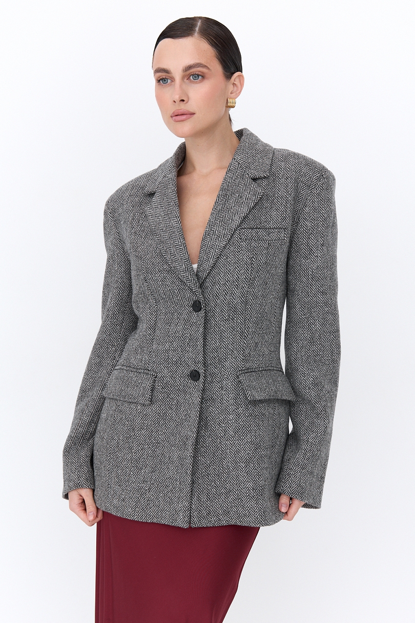 Жакет приталенный с акцентными плечами из шерсти с пайетками