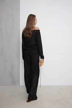 Костюм из вязаного льна с эффектом петель