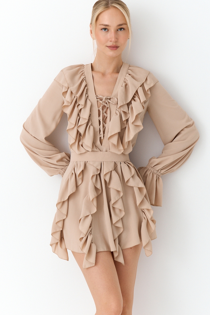 Платье с драпировкой и шнуровкой