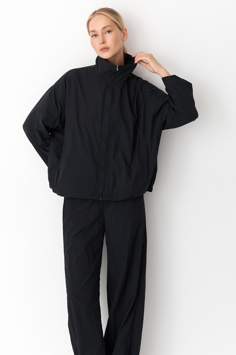 Ветровка из облегченной ткани