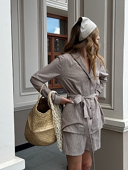 Костюм из смесового льна с кантом 