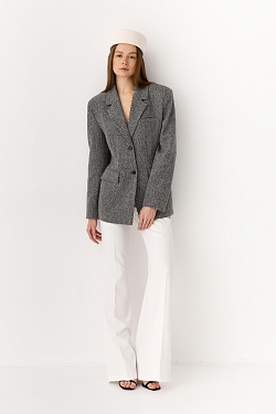 Жакет приталенный с акцентными плечами из шерсти с пайетками