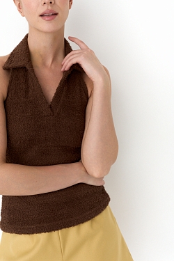 Топ из пушистого трикотажа с открытой спинкой