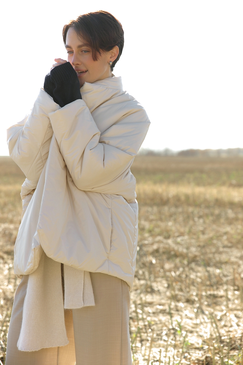 Куртка с цельнокроеным рукавом со шнуром