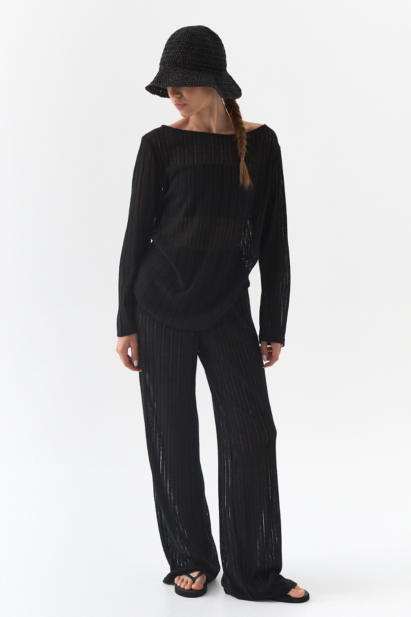 Костюм из вязаного льна с эффектом петель