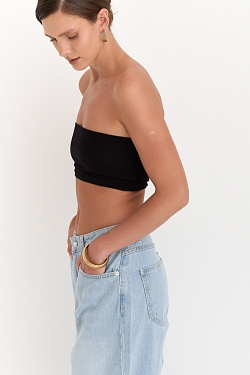 Джинсы с разрезами широкого кроя