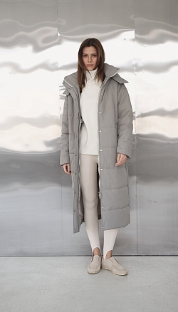 Пуховик удлиненный со съемным капюшоном