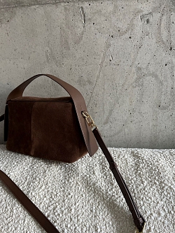 Сумка из замши с клапаном