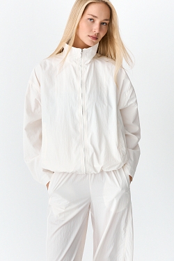 Ветровка из облегченной ткани