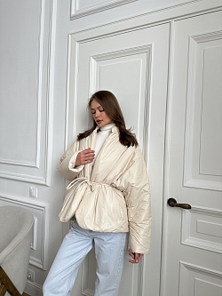 Куртка с цельнокроеным рукавом со шнуром