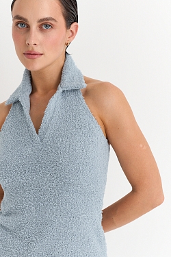 Топ из пушистого трикотажа с открытой спинкой