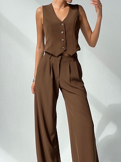 Жилет приталенный 