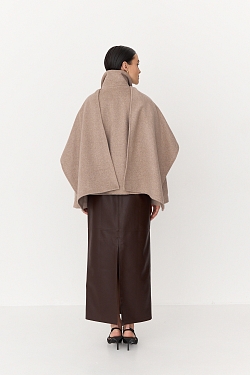 Пальто укороченное с шарфом