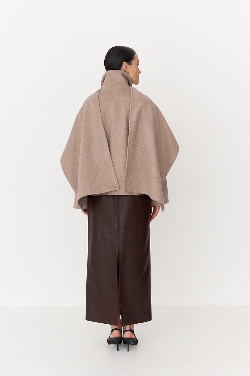 Пальто укороченное с шарфом