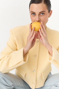 Жакет из твида укороченный