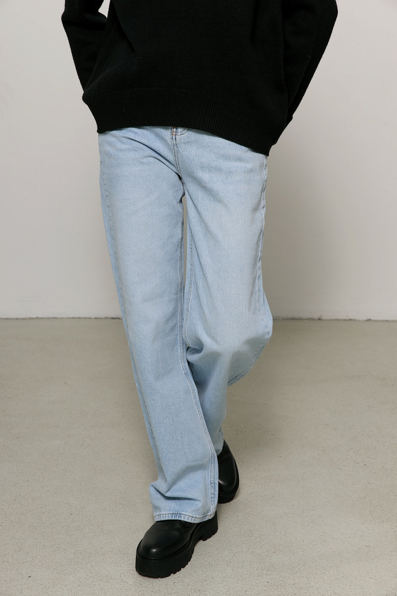 Джинсы прямые с завышенной посадкой