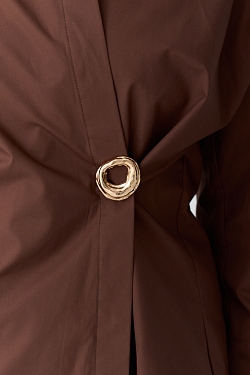 Рубашка приталенная с ассиметрией (с брошью)