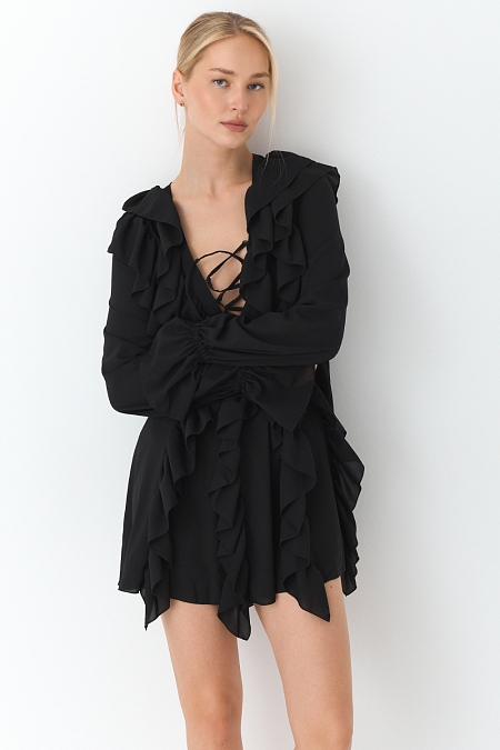 Платье с драпировкой и шнуровкой