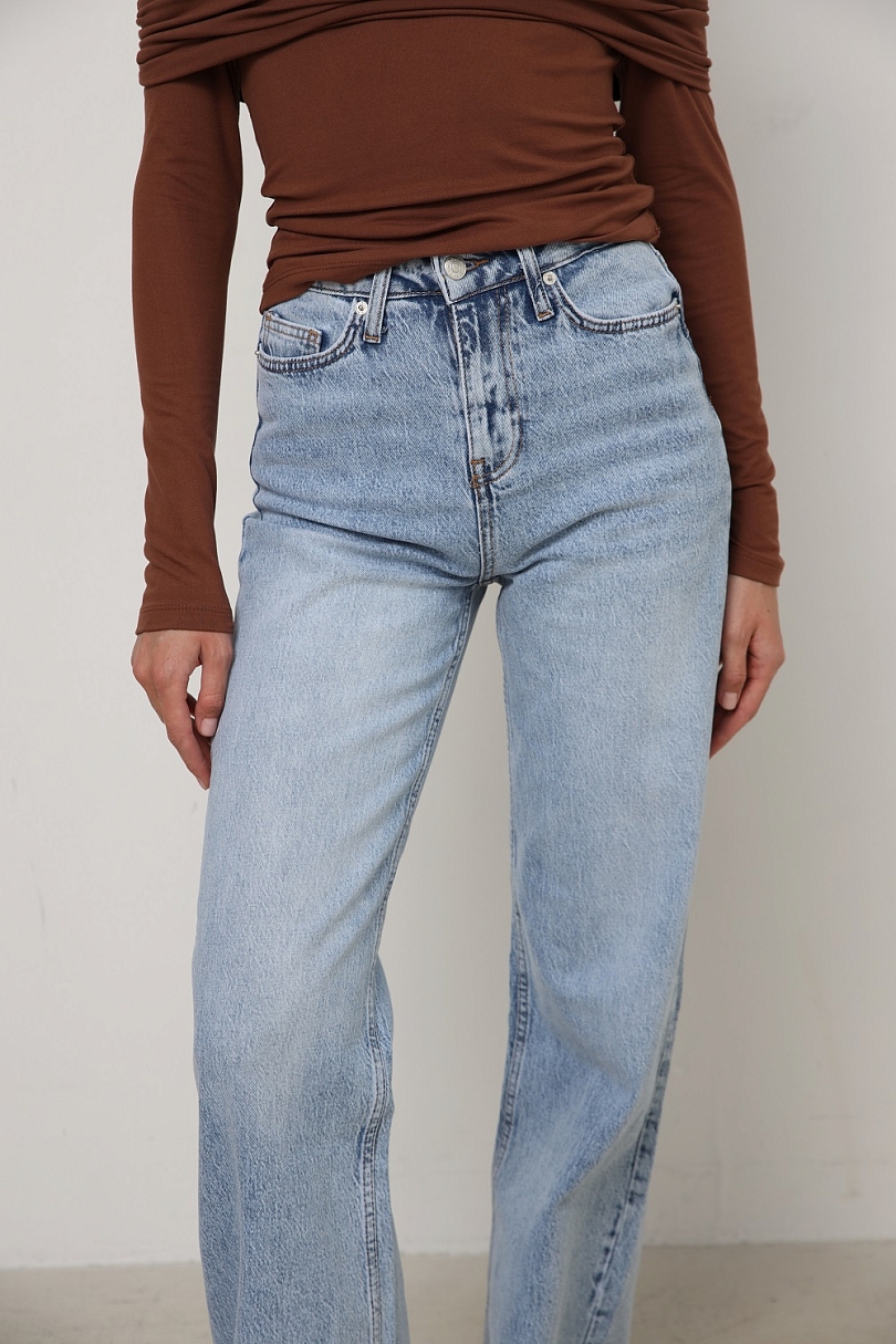 Джинсы прямые с завышенной посадкой