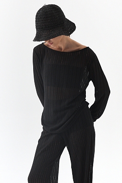 Костюм из вязаного льна с эффектом петель