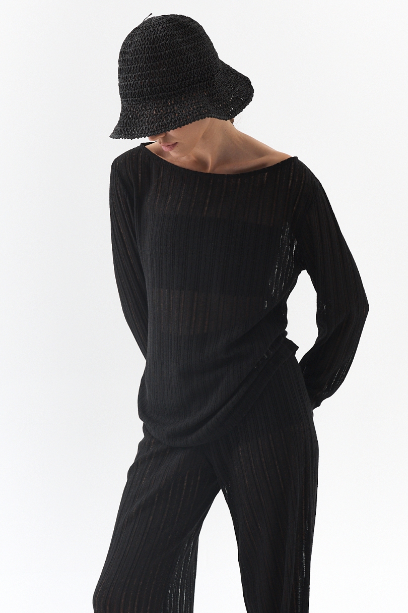 Костюм из вязаного льна с эффектом петель