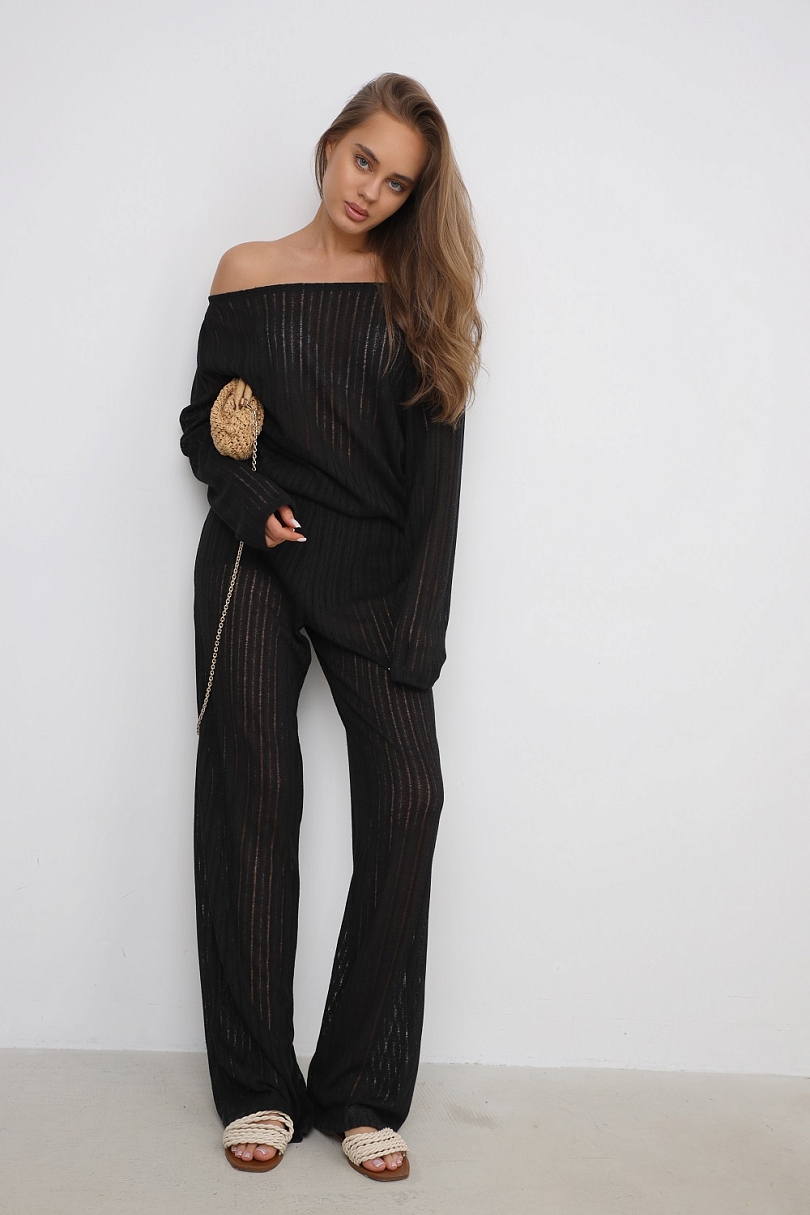 Костюм из вязаного льна с эффектом петель