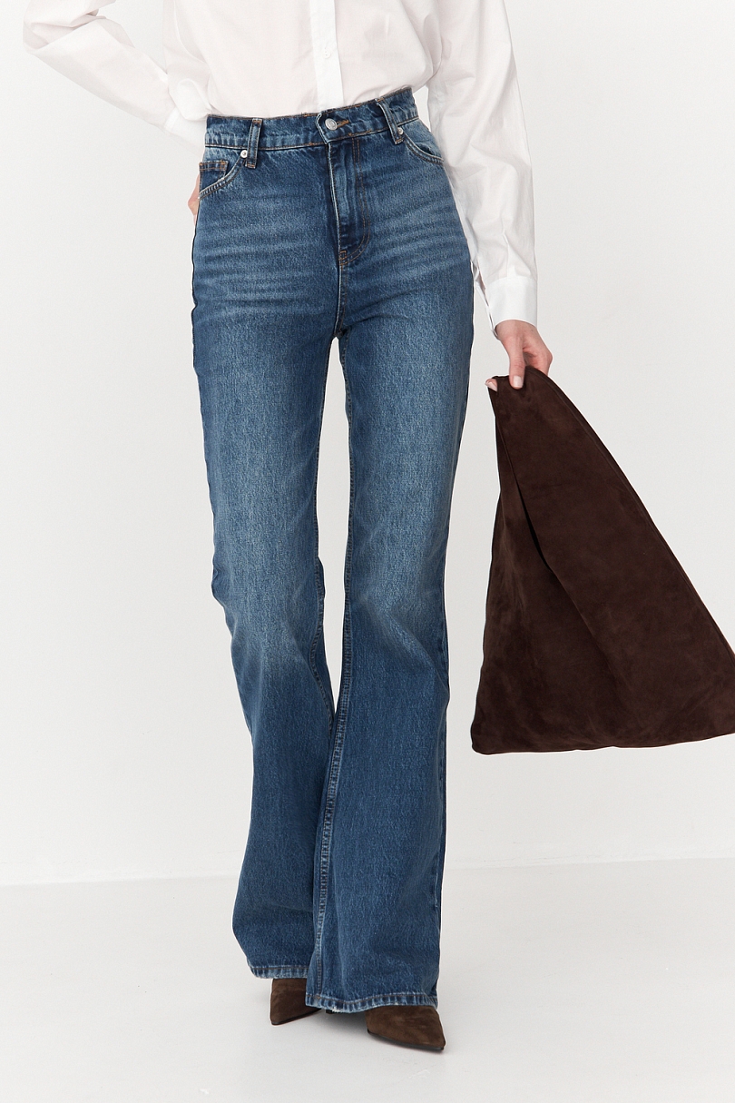 Джинсы расклешенные