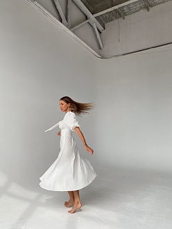 Платье с завязками на груди 