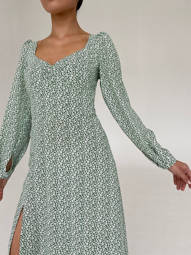 Платье с разрезом с фактурным лифом 