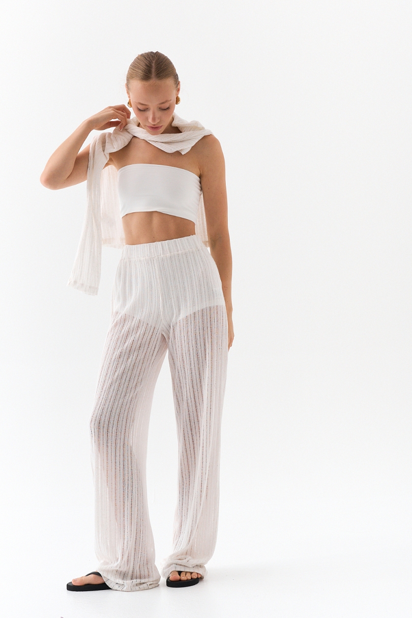 Костюм из вязаного льна с эффектом петель