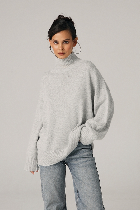 Свитер с широкими рукавами с ангорой